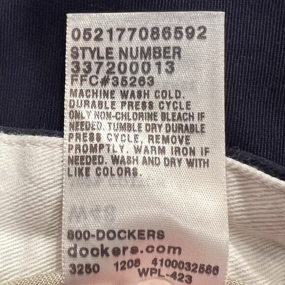 NEW Dockers Pleated Relaxed Fit Navy Blue Shorts Washed Khaki Short NWT SIZE 48 - Picture 12 of 12